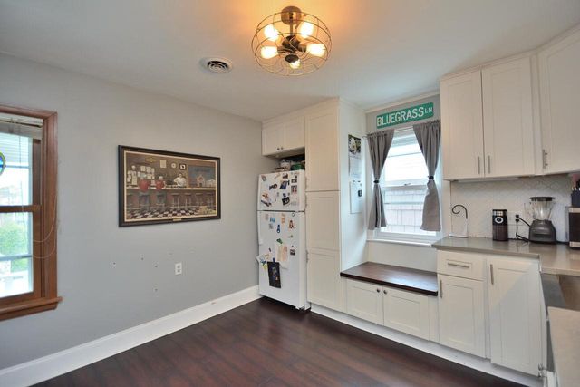 3662 S Ahmedi AVENUE, Saint Francis, WI 53235