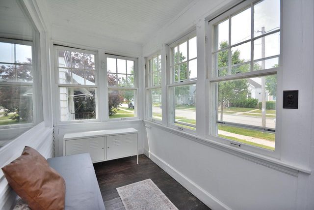 3662 S Ahmedi AVENUE, Saint Francis, WI 53235