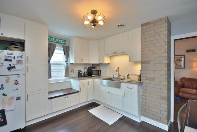 3662 S Ahmedi AVENUE, Saint Francis, WI 53235