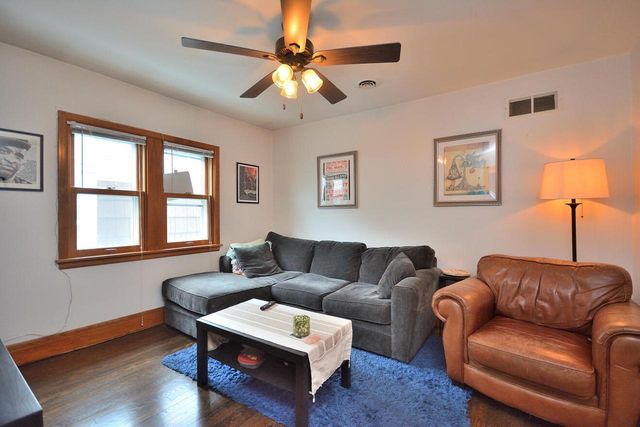 3662 S Ahmedi AVENUE, Saint Francis, WI 53235