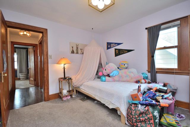 3662 S Ahmedi AVENUE, Saint Francis, WI 53235