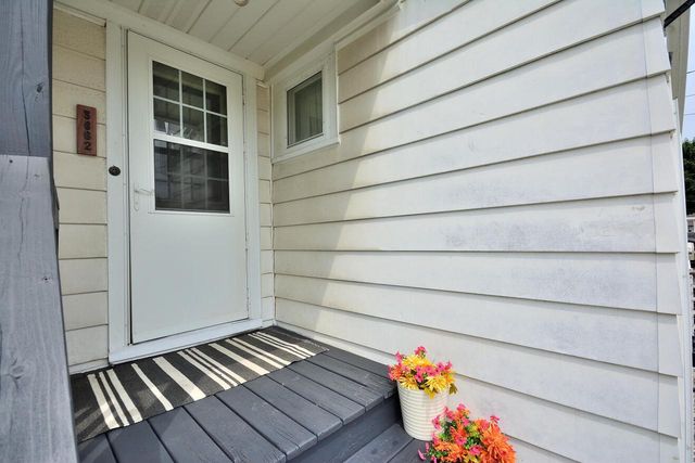3662 S Ahmedi AVENUE, Saint Francis, WI 53235