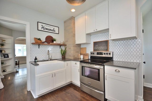3662 S Ahmedi AVENUE, Saint Francis, WI 53235
