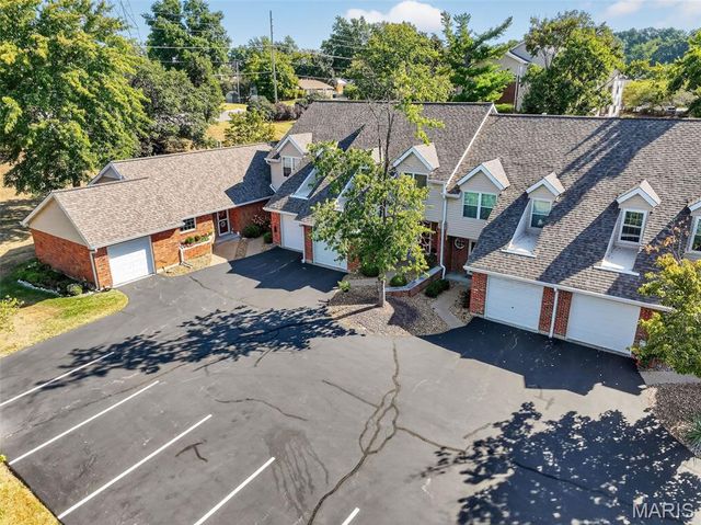 1019 Pocono Trail, Ballwin, MO 63021