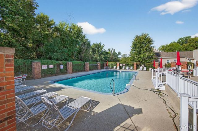 1019 Pocono Trail, Ballwin, MO 63021