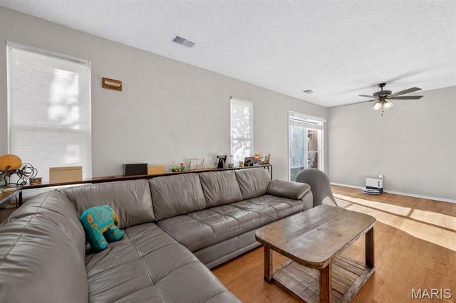 1019 Pocono Trail, Ballwin, MO 63021