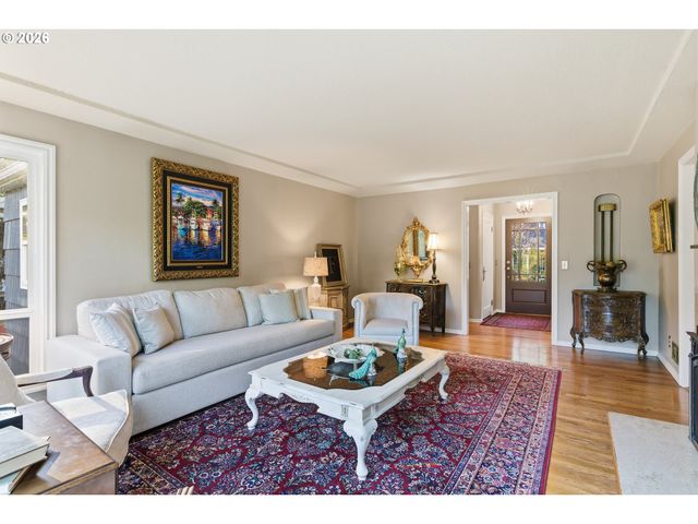 17332 LAKE HAVEN Dr, Lake Oswego, OR 97035