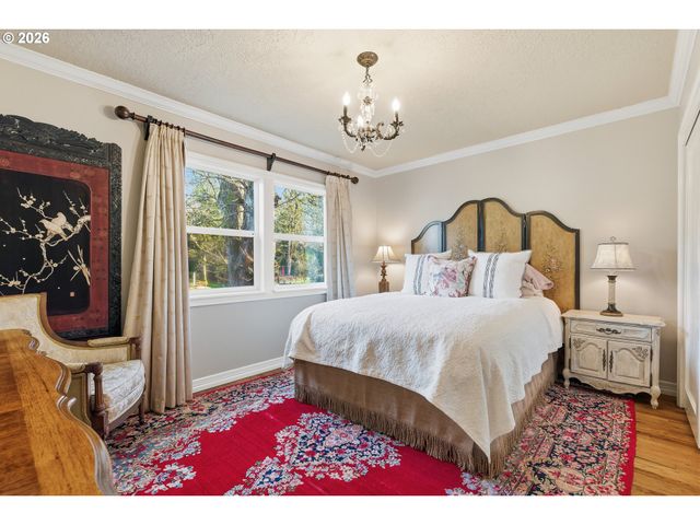 17332 LAKE HAVEN Dr, Lake Oswego, OR 97035