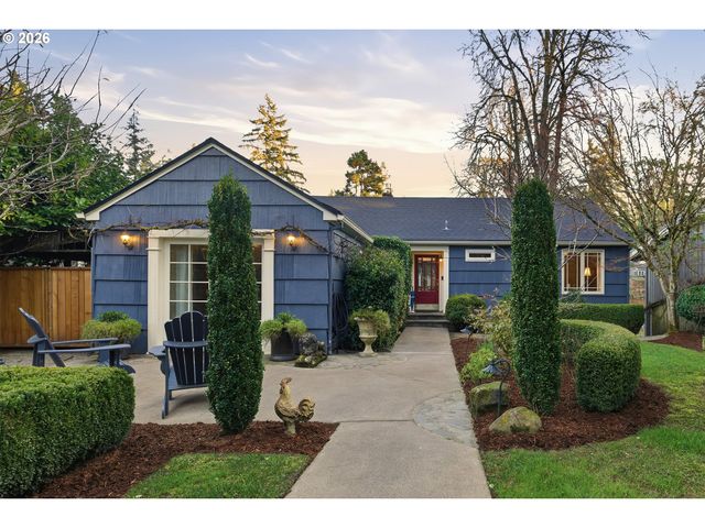 17332 LAKE HAVEN Dr, Lake Oswego, OR 97035