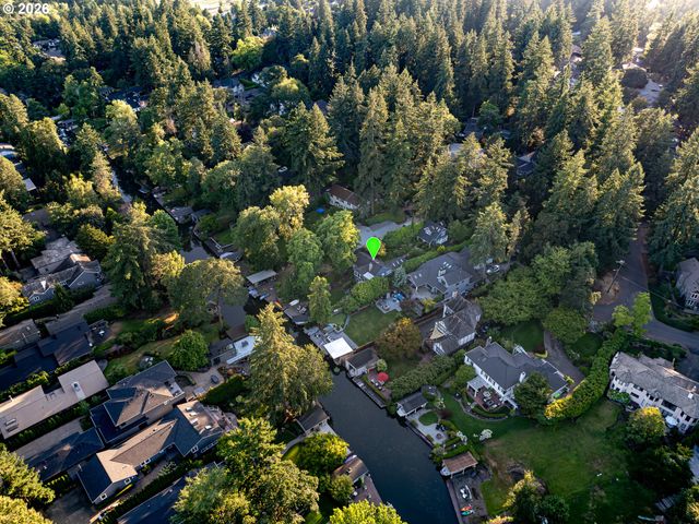 17332 LAKE HAVEN Dr, Lake Oswego, OR 97035