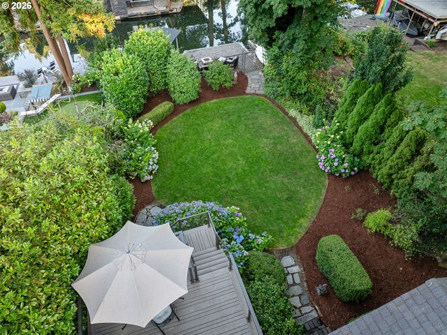 17332 LAKE HAVEN Dr, Lake Oswego, OR 97035