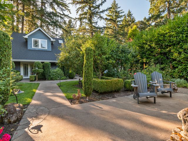 17332 LAKE HAVEN Dr, Lake Oswego, OR 97035