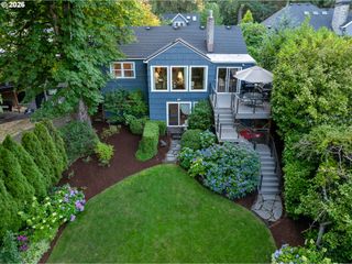 17332 LAKE HAVEN Dr, Lake Oswego, OR 97035