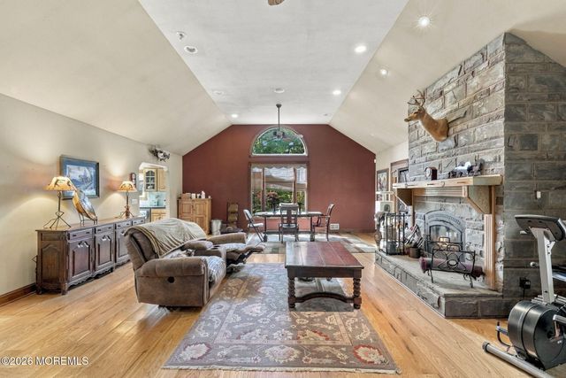 33 Havens Bridge Road, Farmingdale, NJ 07727