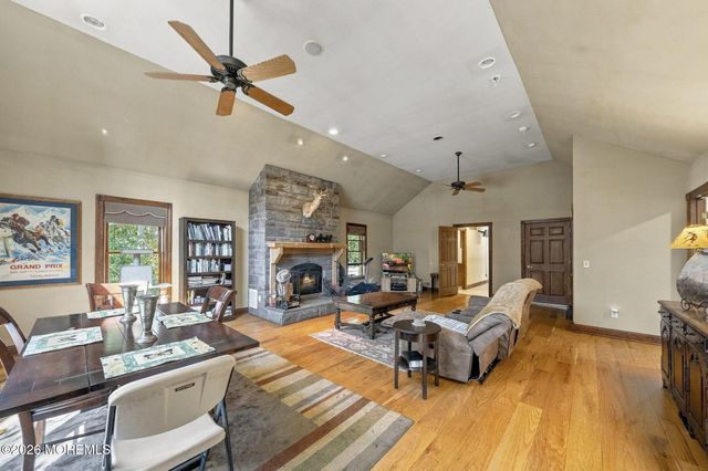 33 Havens Bridge Road, Farmingdale, NJ 07727
