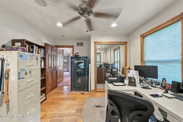 33 Havens Bridge Road, Farmingdale, NJ 07727