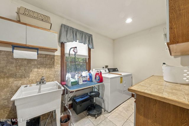33 Havens Bridge Road, Farmingdale, NJ 07727