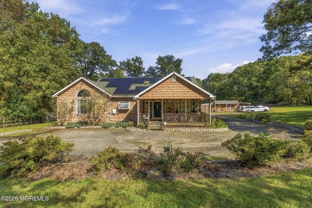 33 Havens Bridge Road, Farmingdale, NJ 07727