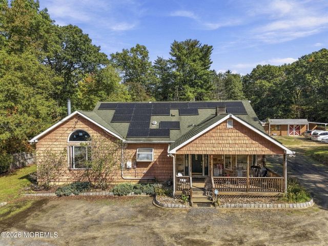 33 Havens Bridge Road, Farmingdale, NJ 07727