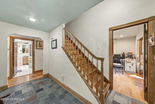 33 Havens Bridge Road, Farmingdale, NJ 07727