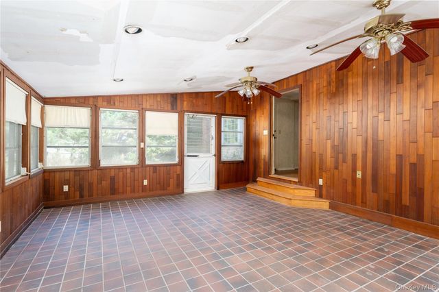 16 Heritage Place S, Nesconset, NY 11767