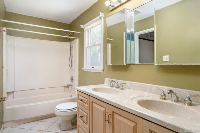 16 Heritage Place S, Nesconset, NY 11767
