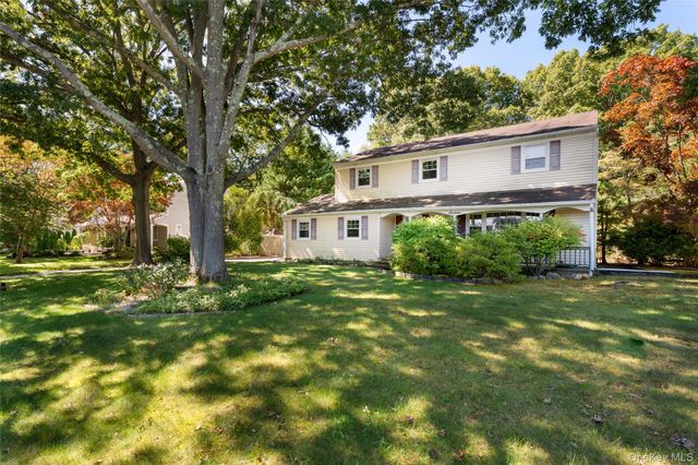 16 Heritage Place S, Nesconset, NY 11767