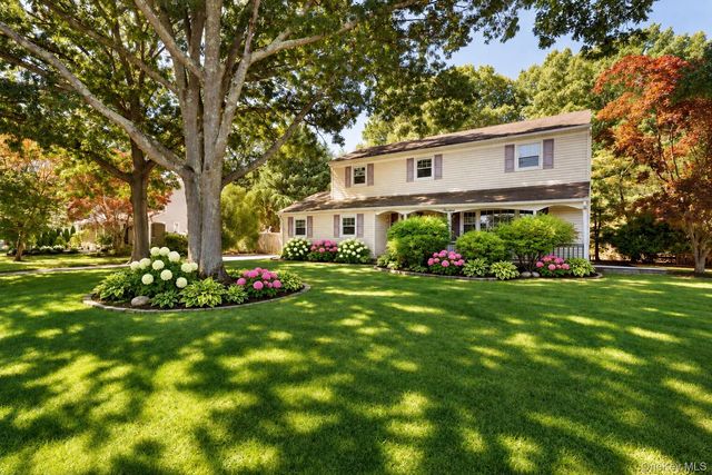 16 Heritage Place S, Nesconset, NY 11767