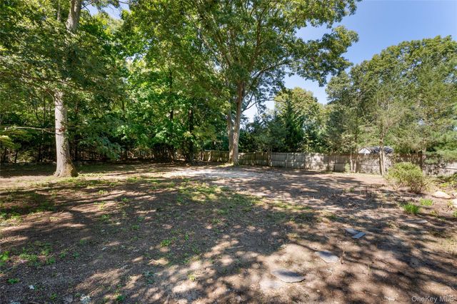 16 Heritage Place S, Nesconset, NY 11767