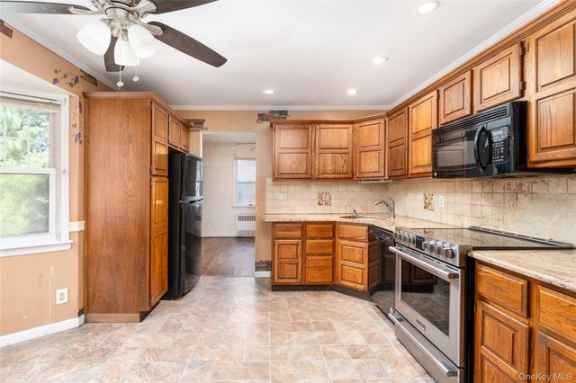 16 Heritage Place S, Nesconset, NY 11767