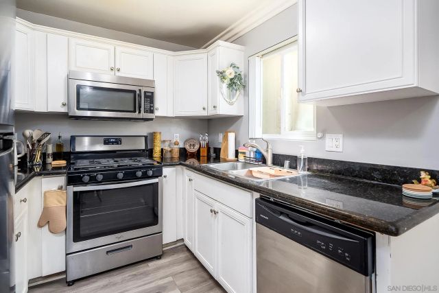 180 Avenida Descanso A, Oceanside, CA 92057