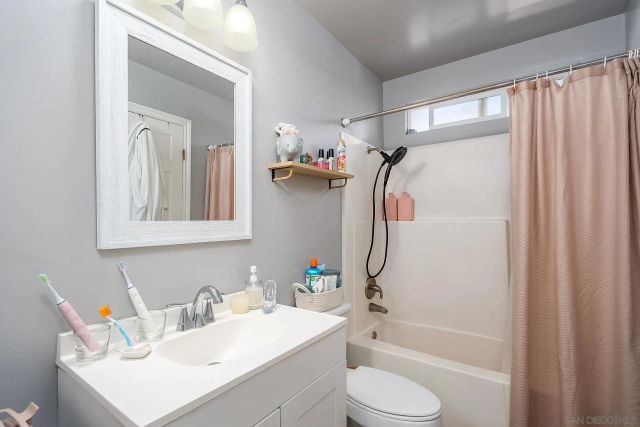 180 Avenida Descanso A, Oceanside, CA 92057