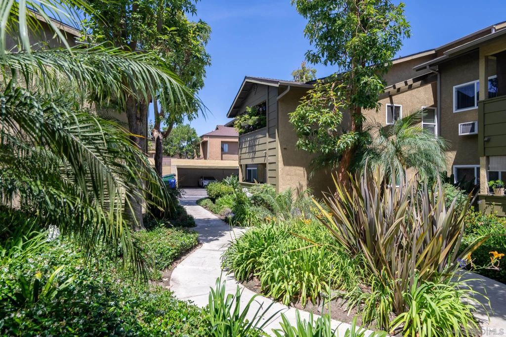 180 Avenida Descanso A, Oceanside, CA 92057
