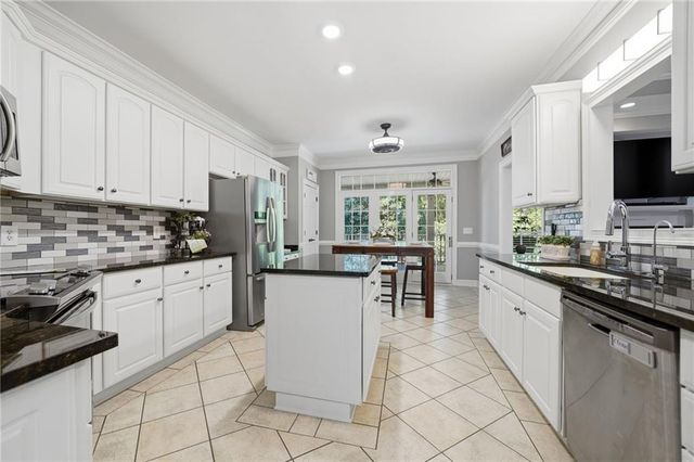 153 York Place, Calhoun, GA 30701