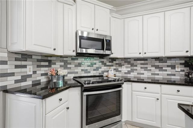 153 York Place, Calhoun, GA 30701