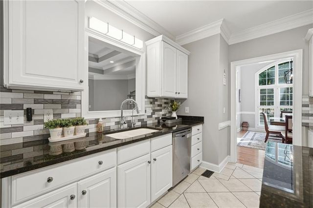 153 York Place, Calhoun, GA 30701