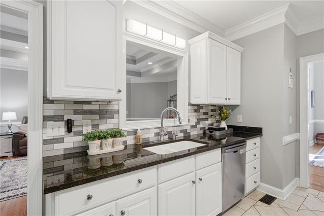 153 York Place, Calhoun, GA 30701