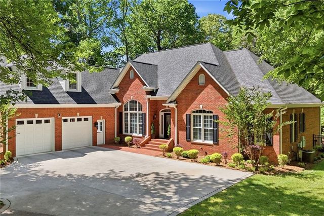 153 York Place, Calhoun, GA 30701