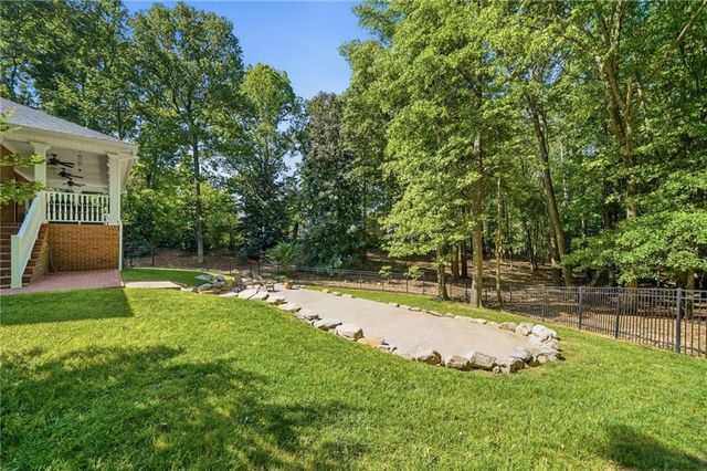 153 York Place, Calhoun, GA 30701