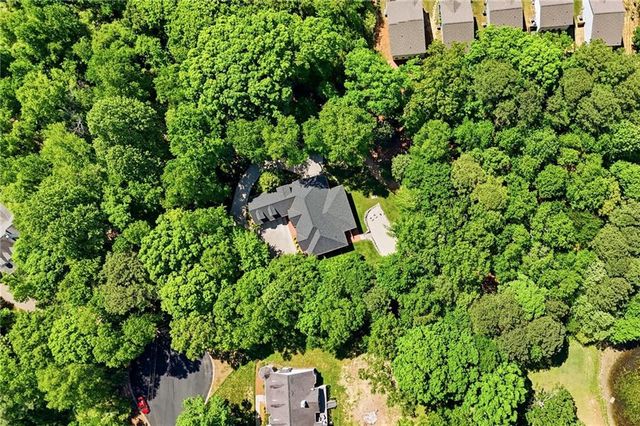 153 York Place, Calhoun, GA 30701