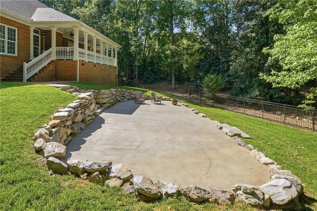 153 York Place, Calhoun, GA 30701