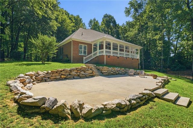 153 York Place, Calhoun, GA 30701