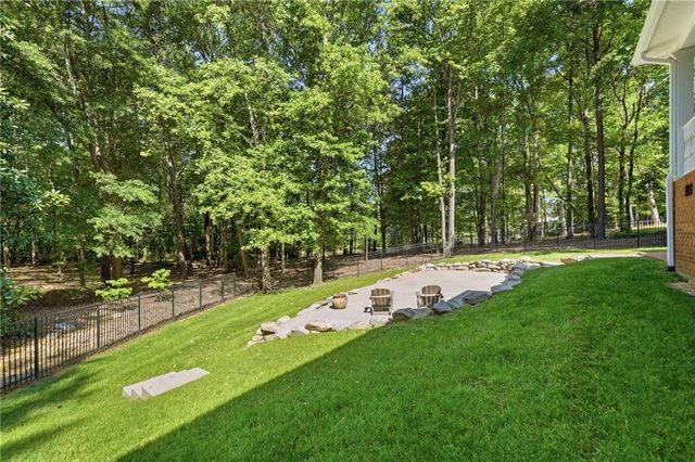 153 York Place, Calhoun, GA 30701