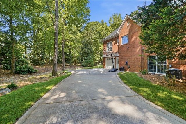 153 York Place, Calhoun, GA 30701