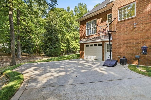 153 York Place, Calhoun, GA 30701