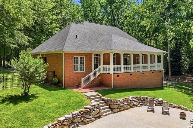 153 York Place, Calhoun, GA 30701