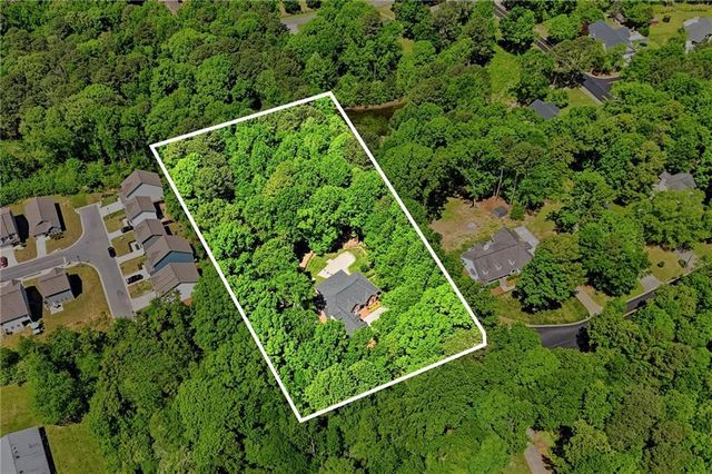 153 York Place, Calhoun, GA 30701