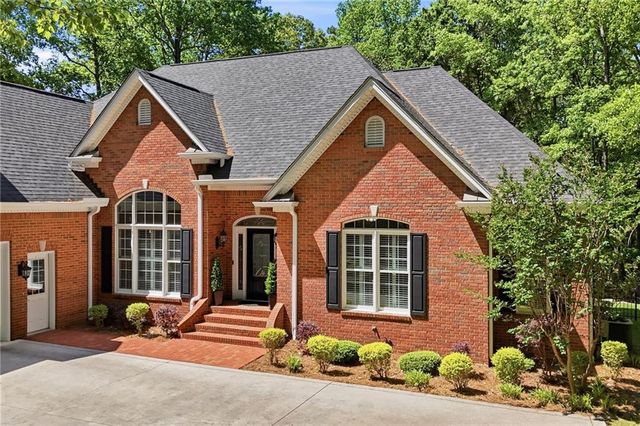153 York Place, Calhoun, GA 30701