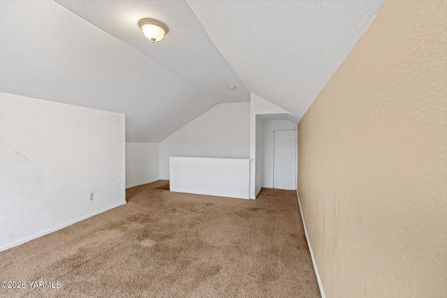 717 S 8th Ave, Yakima, WA 98902