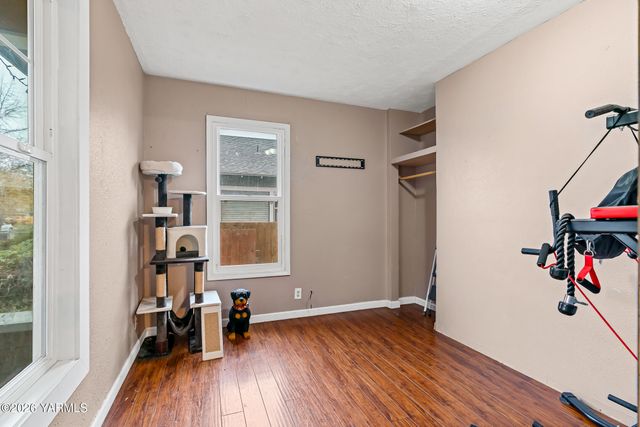 717 S 8th Ave, Yakima, WA 98902